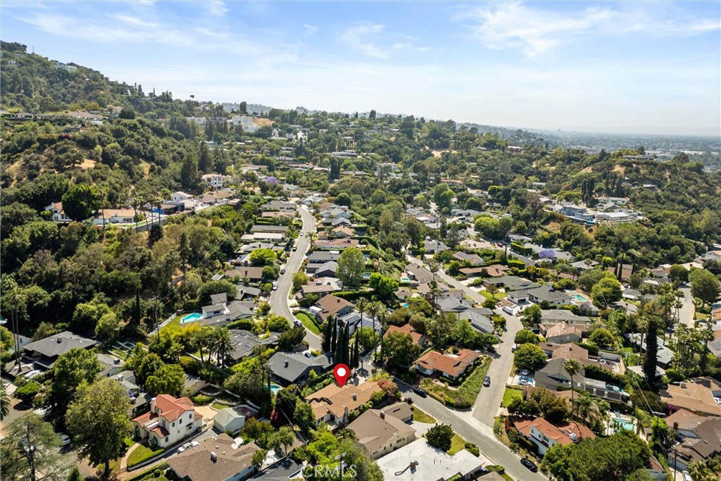 https://media.crmls.org/medias/35064f64-641d-4020-b6ed-60392277c54e.jpg?preset=X-Large