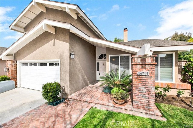 Detail Gallery Image 2 of 41 For 14791 Briarcliff Pl, Tustin,  CA 92780 - 4 Beds | 2/1 Baths