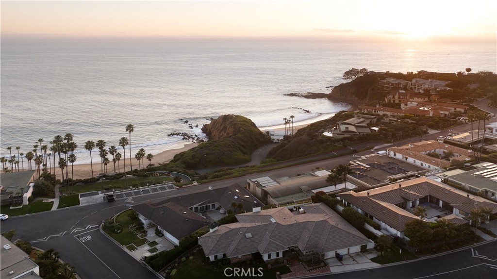 35079265 9a4e 4954 B828 4544a0b7ac0d