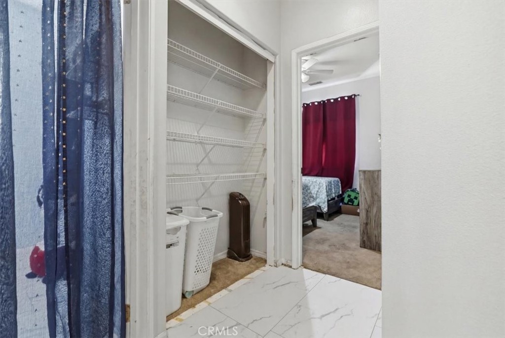 https://media.crmls.org/medias/35087f11-9d86-4033-b7aa-2b64e4087342.jpg?preset=X-Large