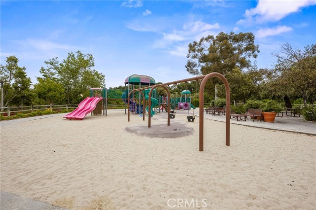 23291 Via Gaudix, Mission Viejo CA: https://media.crmls.org/medias/3508b3cc-03a3-468d-a02b-423cee29ff5b.jpg
