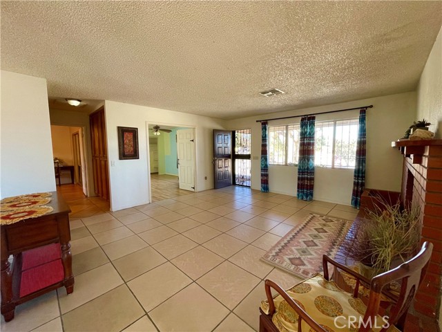 Detail Gallery Image 8 of 29 For 58873 Sun Mesa Dr, Yucca Valley,  CA 92284 - 2 Beds | 1 Baths