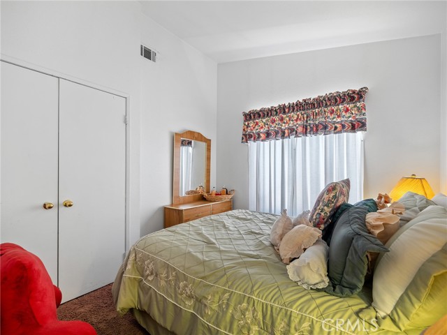 9919 Payne Court, Adelanto CA: https://media.crmls.org/medias/3509b648-dd6c-4cb2-bf78-444ef847b2ec.jpg