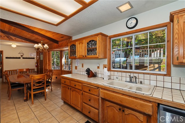 Detail Gallery Image 14 of 46 For 43659 Wolf Rd, Big Bear Lake,  CA 92315 - 4 Beds | 2 Baths
