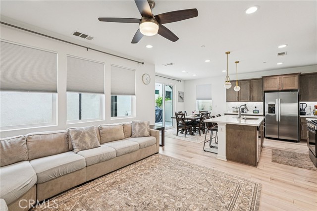 Detail Gallery Image 3 of 38 For 32691 Brunello Way, Temecula,  CA 92591 - 4 Beds | 3 Baths