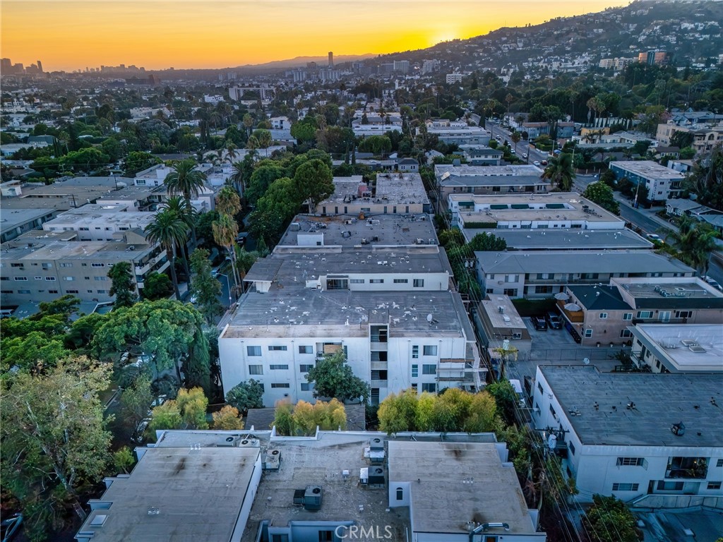 https://media.crmls.org/medias/350a6491-d087-4bc9-abfe-77c9c501e354.jpg?preset=X-Large