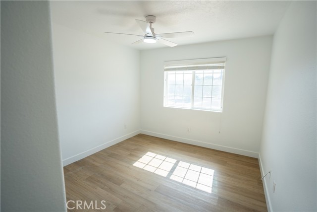 7122 Aster Road, Oak Hills CA: https://media.crmls.org/medias/350a80d1-dd49-4644-a239-cce710fab501.jpg