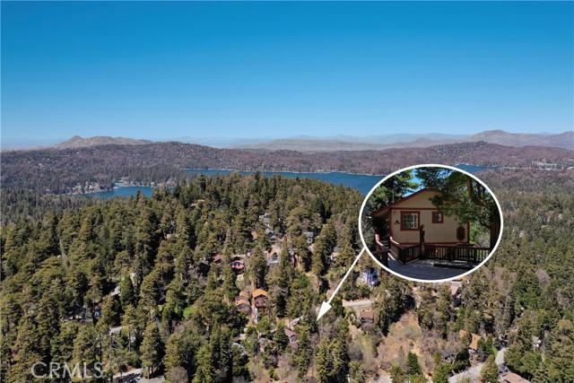 Detail Gallery Image 2 of 33 For 809 E Victoria Ct, Lake Arrowhead,  CA 92352 - 2 Beds | 1/1 Baths