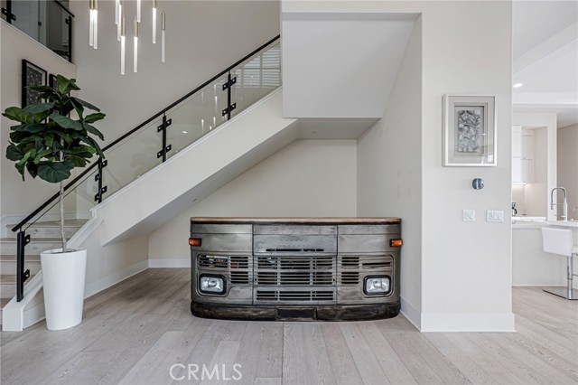 Detail Gallery Image 10 of 71 For 20532 W Birmingham Way, Porter Ranch,  CA 91326 - 4 Beds | 4/1 Baths