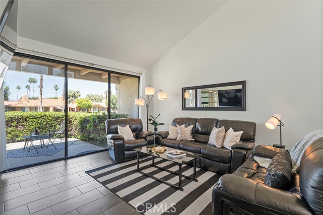 Detail Gallery Image 14 of 44 For 218 Castellana, Palm Desert,  CA 92260 - 2 Beds | 2 Baths
