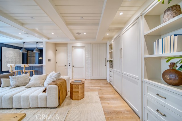 2407 Manhattan Ave, Manhattan Beach CA: https://media.crmls.org/medias/350bb730-c2f1-4c7f-b240-a1849ced4566.jpg