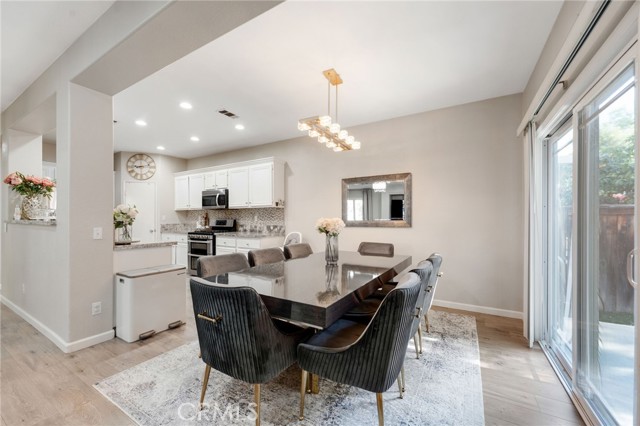 16192 Setting Sun Circle, Riverside CA: https://media.crmls.org/medias/350c15fc-fab8-460d-a9c5-3a796e79f163.jpg