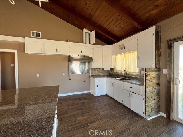 Detail Gallery Image 12 of 25 For 11012 Matilija Rd, Apple Valley,  CA 92308 - 4 Beds | 2 Baths