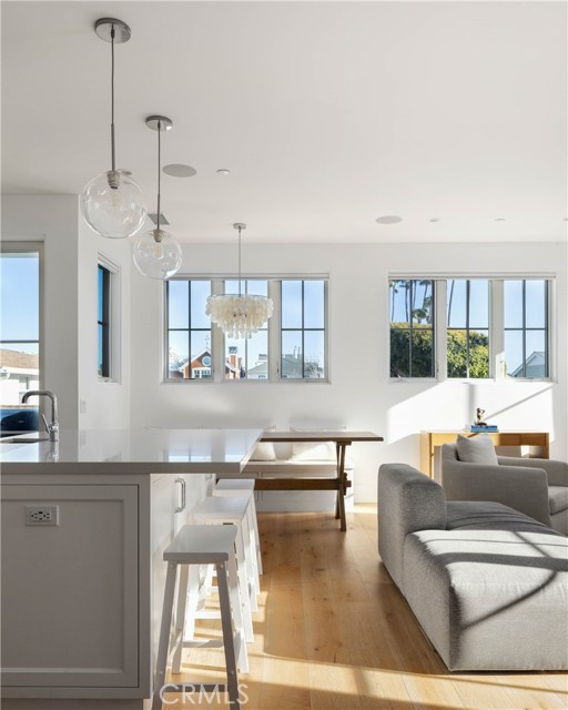 Detail Gallery Image 35 of 65 For 400 40th Street, Newport Beach,  CA 92663 - 7 Beds | 6/2 Baths