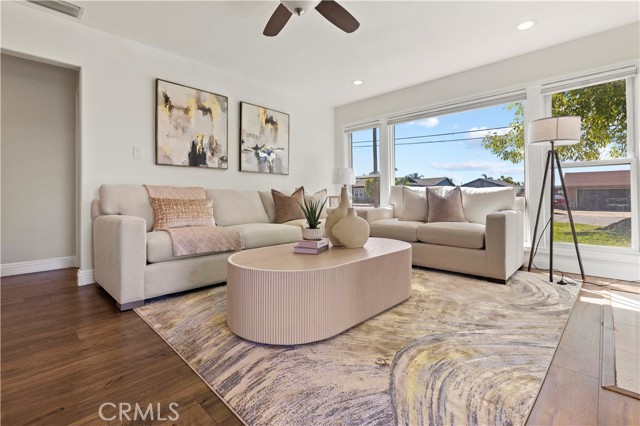 Detail Gallery Image 14 of 41 For 315 E Juanita, Glendora,  CA 91740 - 7 Beds | 3 Baths