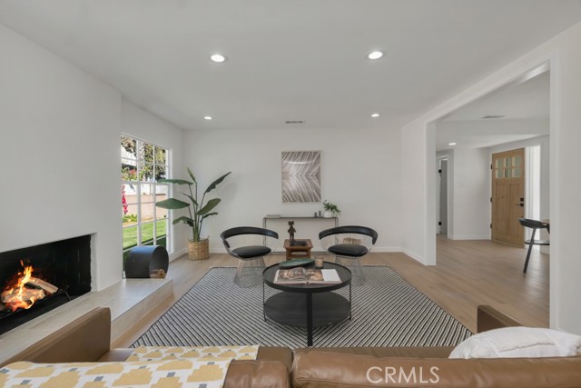 Detail Gallery Image 15 of 33 For 16125 Haynes St, Van Nuys,  CA 91406 - 3 Beds | 2 Baths