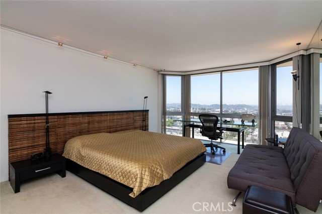 222 Monterey Road, Glendale CA: https://media.crmls.org/medias/350d2f24-c916-4edd-9611-80086cc139b4.jpg