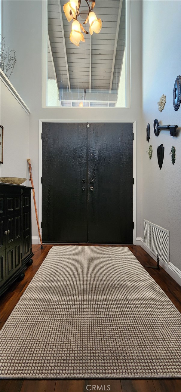 Detail Gallery Image 2 of 13 For 401 Corte Rojo, Upland,  CA 91786 - 2 Beds | 2/1 Baths