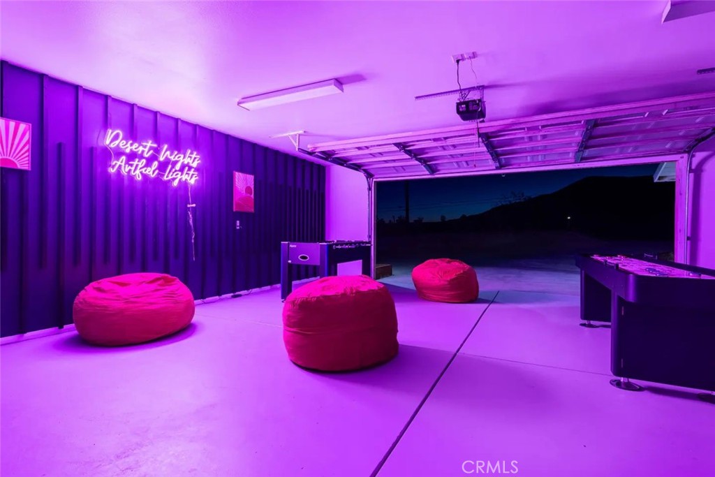 https://media.crmls.org/medias/350d978b-bb3c-4e8e-8ed4-50f08ea72085.jpg?preset=X-Large