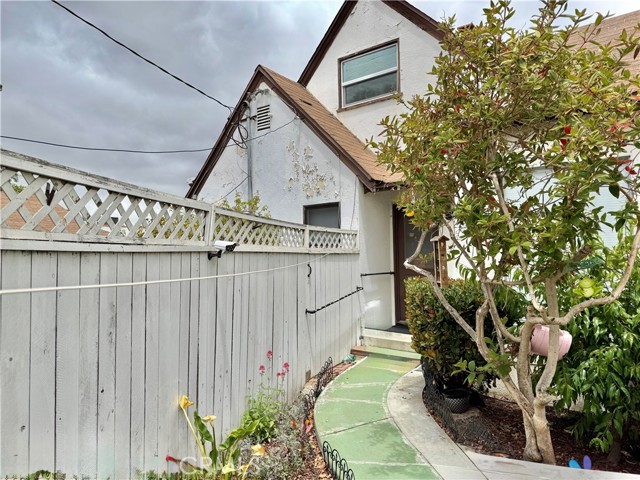 422 E Hermosa Street, Santa Maria CA: https://media.crmls.org/medias/350f6df7-0d5f-4cf9-9c75-d562709999d5.jpg