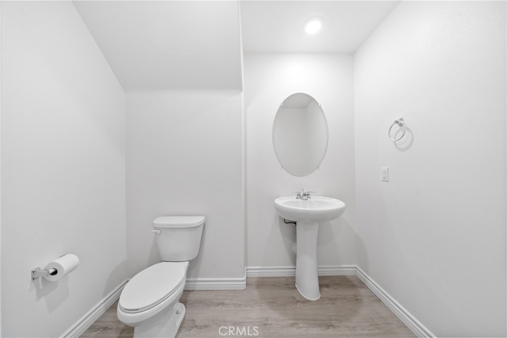 https://media.crmls.org/medias/350fdfd1-e041-4653-98e5-d07464a9ede5.jpg?preset=X-Large