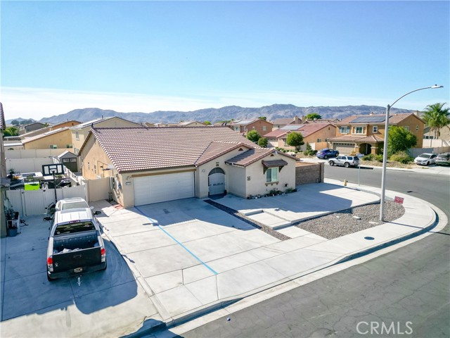 1676 Hayloft Pl, San Jacinto, CA 92582 photo 2