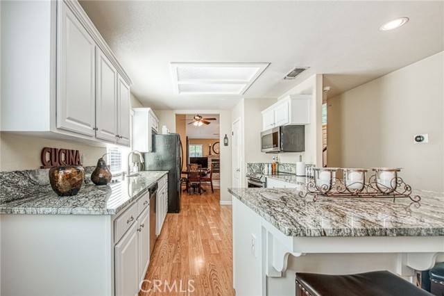 Detail Gallery Image 17 of 34 For 10668 Lighthouse Dr, Fresno,  CA 93730 - 3 Beds | 3 Baths