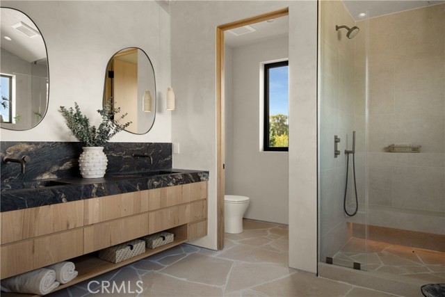 Detail Gallery Image 13 of 22 For 4500 Calhoun Ave, Sherman Oaks,  CA 91423 - 4 Beds | 4/1 Baths