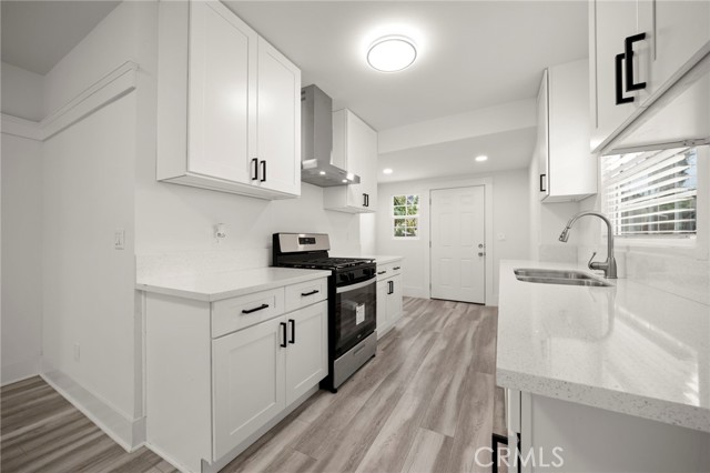 Detail Gallery Image 7 of 23 For 29 W Zane St, Long Beach,  CA 90805 - 3 Beds | 1 Baths