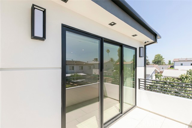 6426 Varna Avenue, Van Nuys CA: https://media.crmls.org/medias/3512d610-6d89-4d88-beb8-c2da985f25cd.jpg