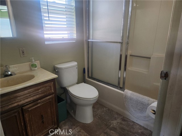 Detail Gallery Image 18 of 25 For 1019 84th Streer, Los Angeles,  CA 90444 - 4 Beds | 3 Baths