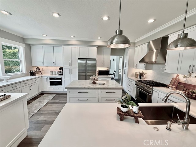 Detail Gallery Image 9 of 66 For 8 Summitcrest, Rancho Santa Margarita,  CA 92679 - 5 Beds | 3/1 Baths