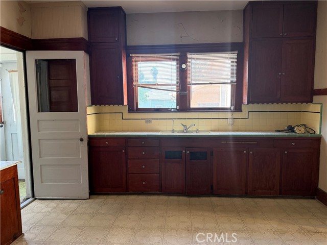 1253 South Victoria photo 7