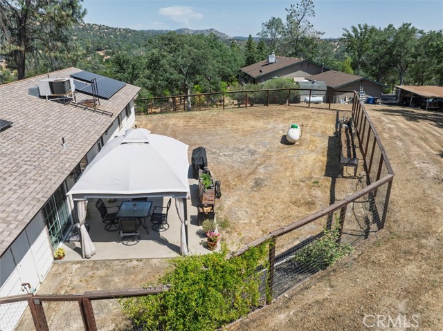 30015 Stetson Drive, Coarsegold CA: https://media.crmls.org/medias/35150483-6f68-4015-84e0-197369441a83.jpg