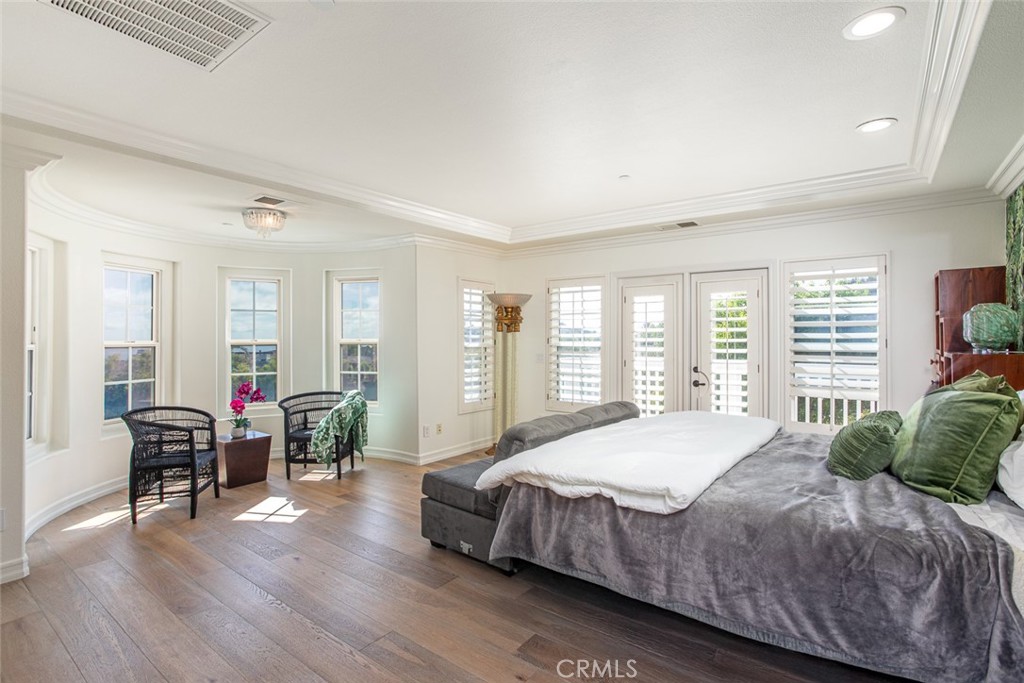 MLS #OC25176221 image #31