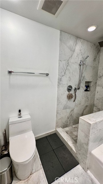Detail Gallery Image 23 of 31 For 645 Westmount Dr #211,  West Hollywood,  CA 90069 - 1 Beds | 1 Baths