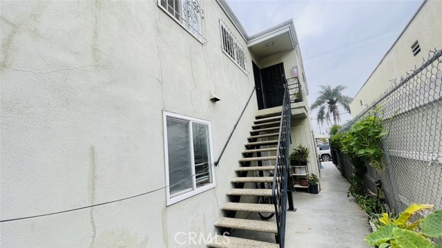 1083 Gaviota Avenue, Long Beach CA: https://media.crmls.org/medias/3516e2d0-09a1-4706-9d80-209e38543326.jpg