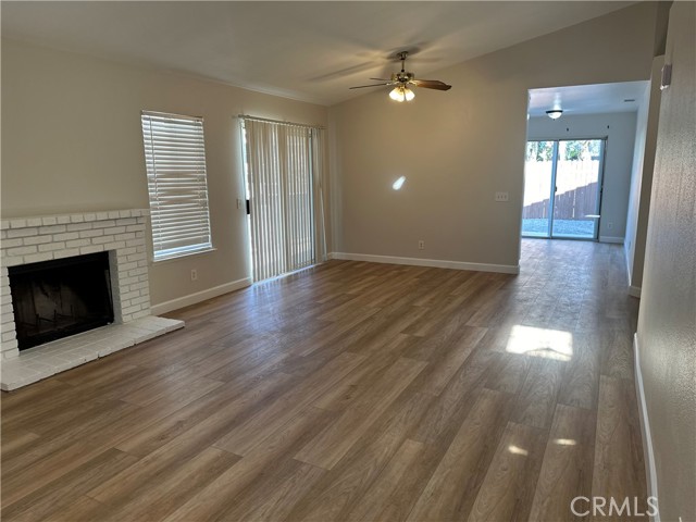Detail Gallery Image 3 of 10 For 3351 Lincoln St, Riverside,  CA 92503 - 3 Beds | 2 Baths