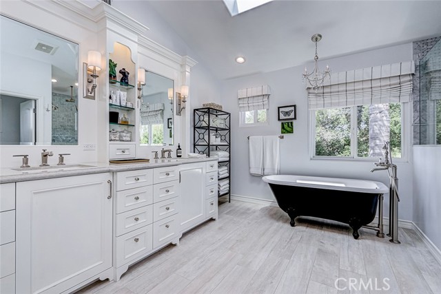 Detail Gallery Image 27 of 40 For 669 25th St, Manhattan Beach,  CA 90266 - 4 Beds | 4 Baths