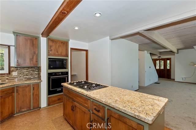 Detail Gallery Image 16 of 58 For 27760 Alpen Dr, Lake Arrowhead,  CA 92352 - 4 Beds | 3/1 Baths