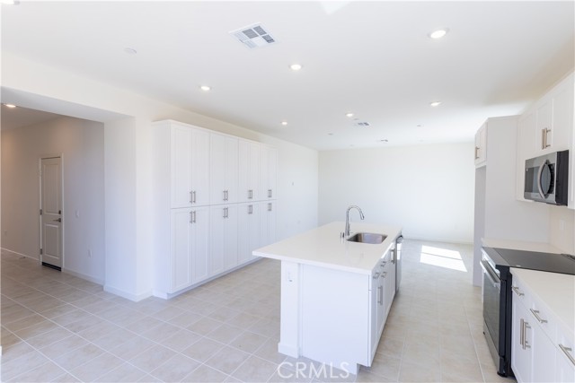 Detail Gallery Image 4 of 20 For 3472 E Emerald Dr, Ontario,  CA 91761 - 4 Beds | 3 Baths