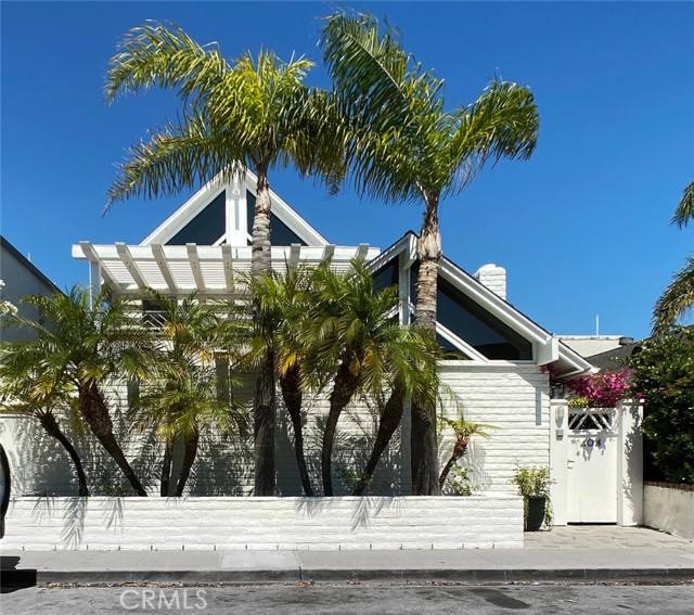 Detail Gallery Image 1 of 22 For 404 Prospect St, Newport Beach,  CA 92663 - 3 Beds | 3 Baths