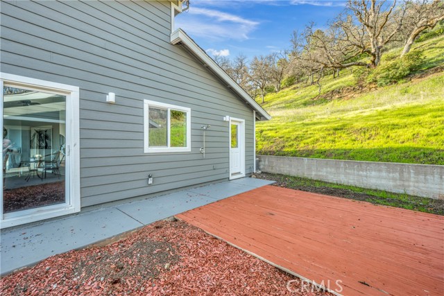 17023 Hofacker Lane, Lower Lake CA: https://media.crmls.org/medias/351a35b9-c1f3-4833-8c53-1bb6d4f8cbd5.jpg