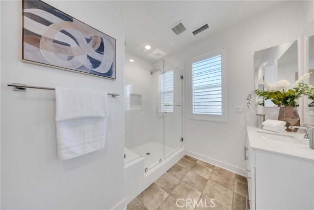 251 Tank, Irvine CA: https://media.crmls.org/medias/351b43d5-71d5-48c0-8ac6-ff389d5c8371.jpg