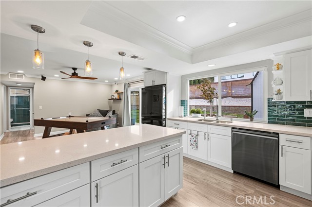 Detail Gallery Image 12 of 49 For 28972 Lotusgarden, Canyon Country,  CA 91387 - 4 Beds | 3 Baths
