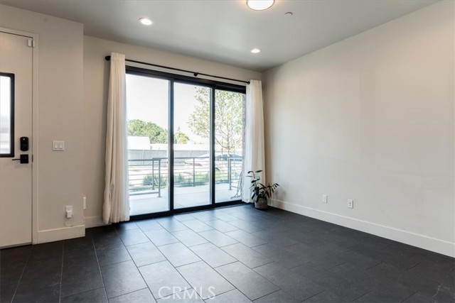 Detail Gallery Image 6 of 32 For 2460 Victoria Ave #102,  San Luis Obispo,  CA 93401 - 2 Beds | 2/1 Baths