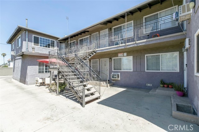 6923 Ben Avenue, North Hollywood CA: https://media.crmls.org/medias/351c7267-2621-4055-8900-792e406f3cfd.jpg