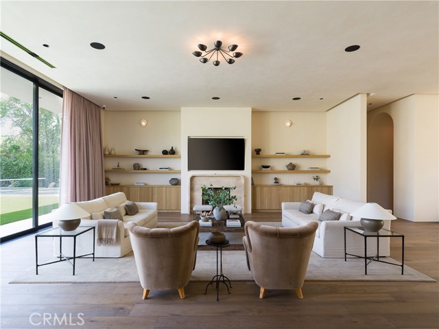 5824 Manton Avenue, Woodland Hills CA: https://media.crmls.org/medias/351cbe62-0641-48cd-bbf4-f9ae815110a1.jpg