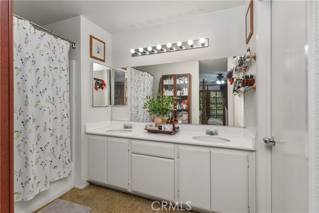 23 Red Coat Place, Irvine CA: https://media.crmls.org/medias/351cd94b-463c-490f-bc2f-9acca8ebb4d7.jpg