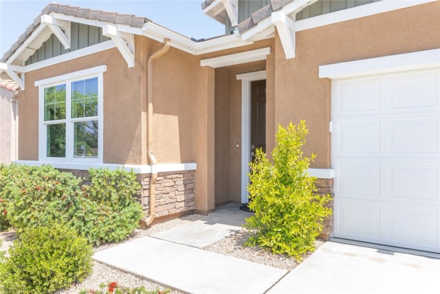 Detail Gallery Image 7 of 42 For 29328 Flame Tree, Lake Elsinore,  CA 92530 - 3 Beds | 2/1 Baths